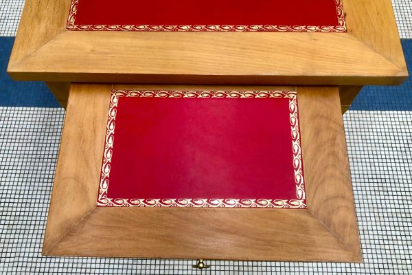 Refection sous main et consoles de bureau avec dorure